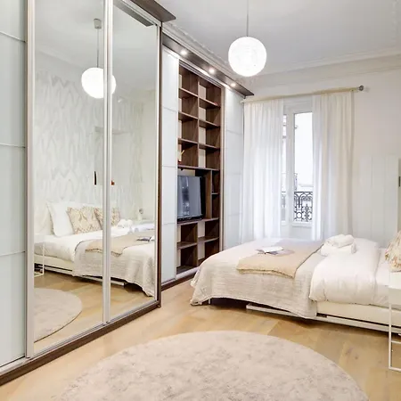 Arc De Triomphe&théâtre Marigny - Vacation Appartement