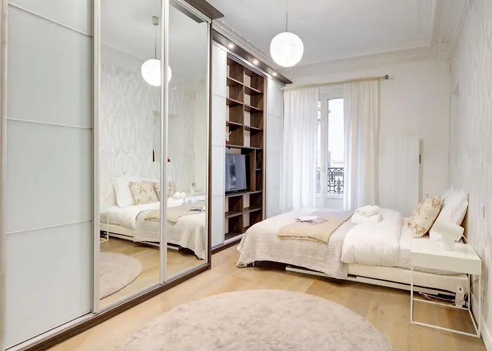 Arc De Triomphe&théâtre Marigny - Vacation Appartement