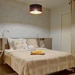 Arc De Triomphe & Theatre Marigny - Vacation Daire Paris